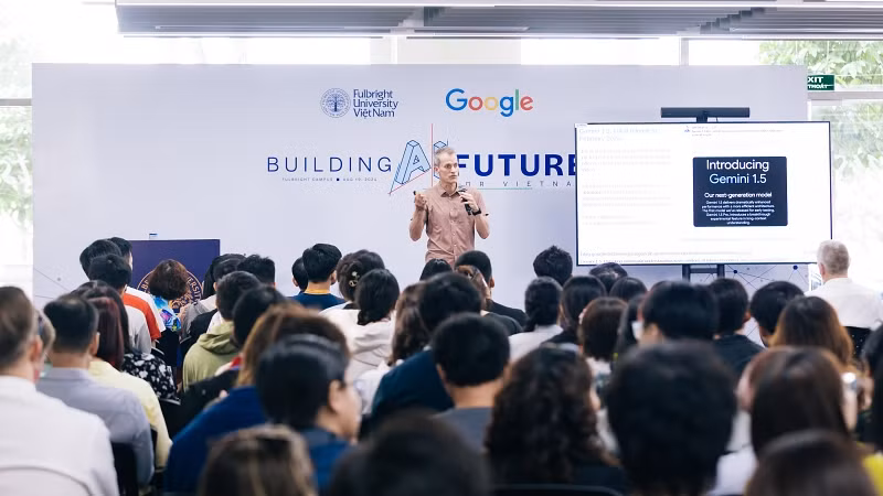 Ông Jeff Dean giao lưu với sinh viên Trường đại học Fulbright Việt Nam.