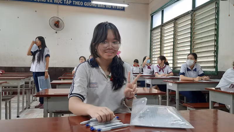 Tự tin để hoàn thành tốt kỳ thi tốt nghiệp 2024. Tự tin để hoàn thành tốt kỳ thi tốt nghiệp 2024.