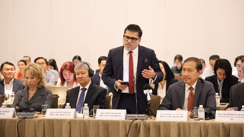 Đại biểu phát biểu ý kiến tại buổi đối thoại.