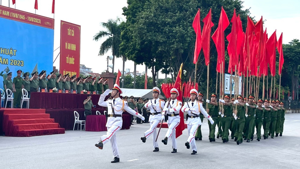 Khai mạc hội thi Điều lệnh, quân sự, võ thuật, công an tỉnh Ninh Bình năm 2023. (Ảnh: Xuân Trường)
