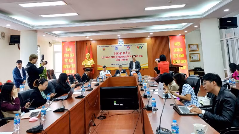 Toàn cảnh họp báo về Giải thưởng Sách Quốc gia lần thứ bảy.