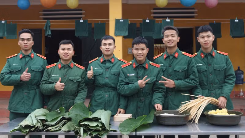 Môi trường quân ngũ trở thành nguồn cảm hứng dạt dào của tác giả.