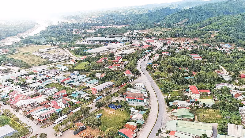 Cửa khẩu quốc tế Lao Bảo, nơi xây dựng Khu kinh tế xuyên biên giới chung Lao Bảo-Đensanvẳn.