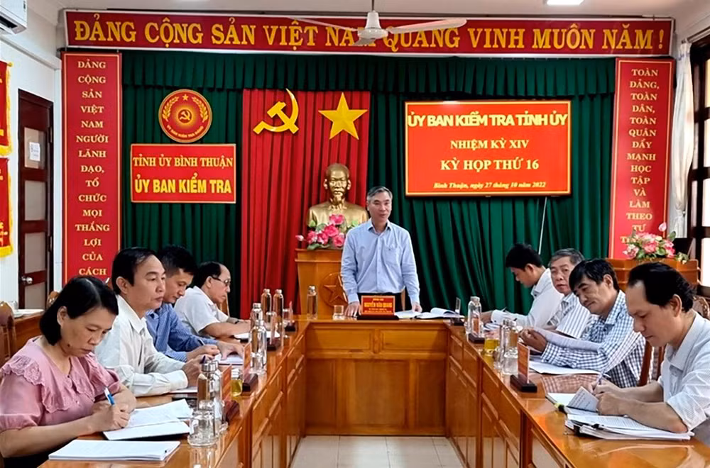 Tại Kỳ họp thứ 16, Ủy ban Kiểm tra Tỉnh ủy Bình Thuận quyết định thi hành kỷ luật Cảnh cáo đối với ông Lê Văn Long, nguyên Chủ tịch Ủy ban nhân dân huyện Bắc Bình.