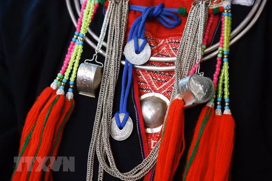 Ngắm trang phục truyền thống người Dao Thanh Y ở Tuyên Quang ảnh 2