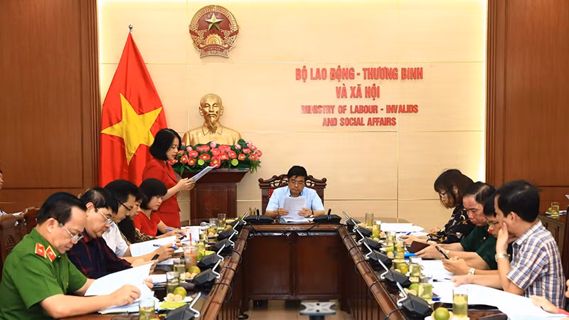 Phiên họp tổng kết Tháng hành động về an toàn vệ sinh lao động năm 2023. (Ảnh; Molisa)