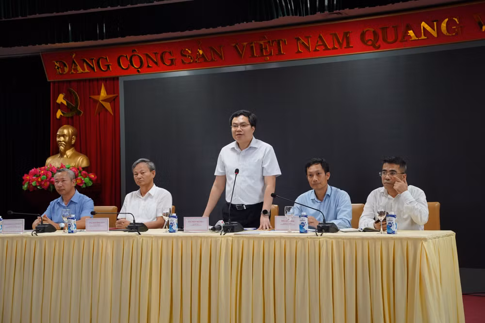 Cục trưởng Cục Điều tiết điện lực (Bộ Công thương) Trần Việt Hòa cung cấp thông tin về tình hình cung ứng điện.