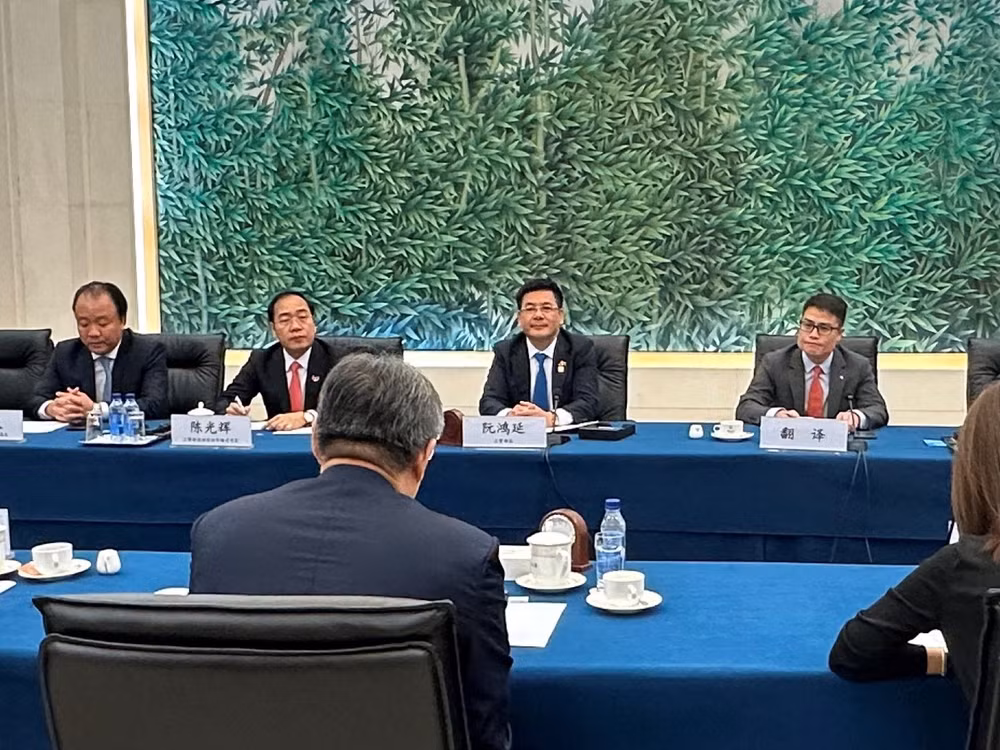 Bộ trưởng Nguyễn Hồng Diên phát biểu tại buổi hội đàm