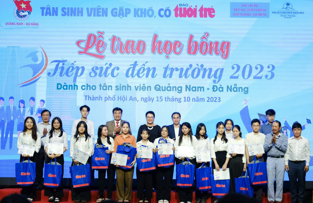 Lễ trao học bổng Tiếp sức đến trường 2023.