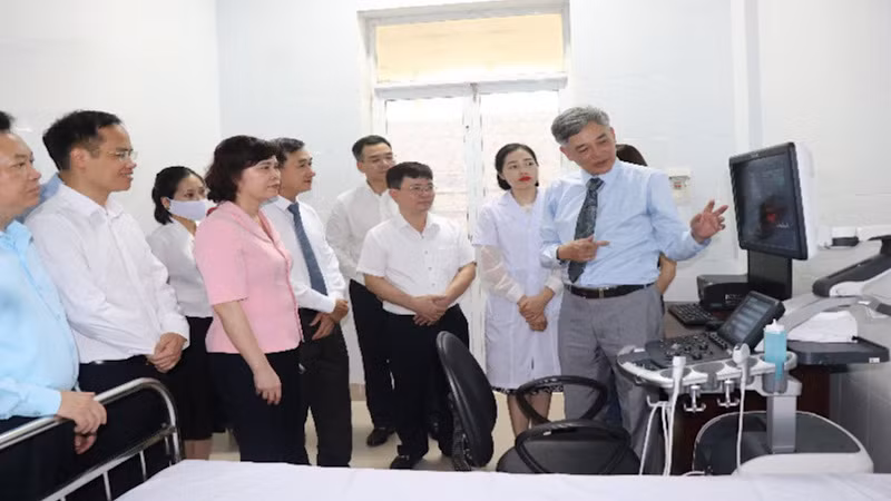 Giáo sư Đào Văn Long giới thiệu máy siêu âm ARIETTA 650 DeepInsight.