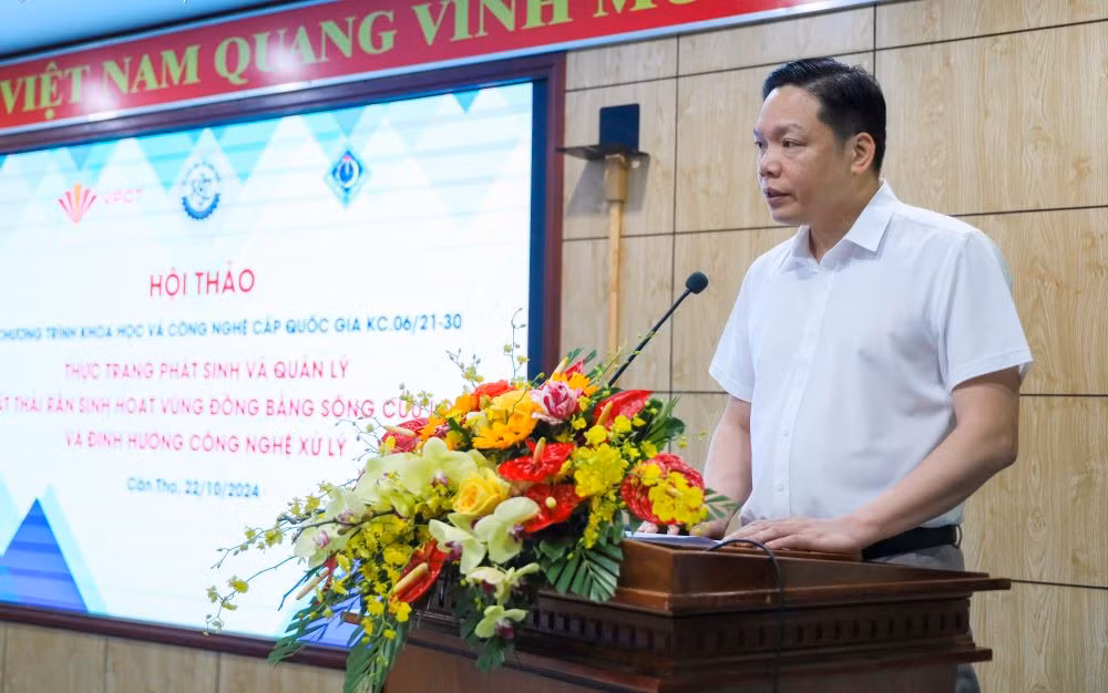 Ông Nguyễn Tiến Tài, Phó Vụ trưởng Vụ KH&CN các ngành kinh tế-kỹ thuật phát biểu khai mạc Hội thảo.