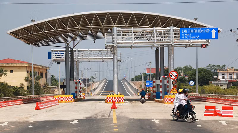 Trạm thu phí cầu Văn Lang.