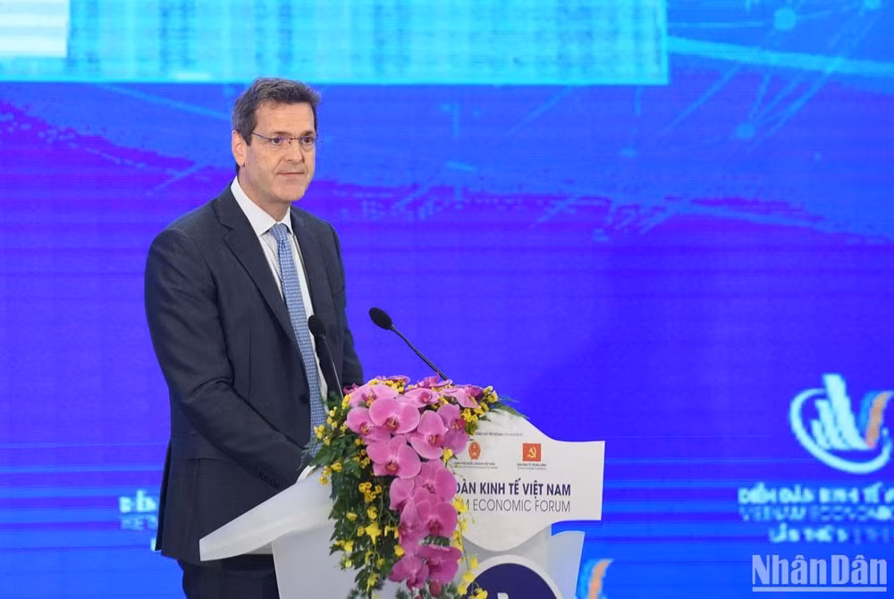 Ông Andrea Coppola, Chuyên gia kinh tế trưởng Ngân hàng Thế giới tại Việt Nam.