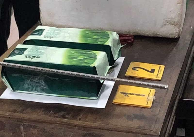 Tang vật lực lượng chức năng thu giữ tại hiện trường. (Ảnh: Bộ đội Biên phòng thành phố Đà Nẵng cung cấp)