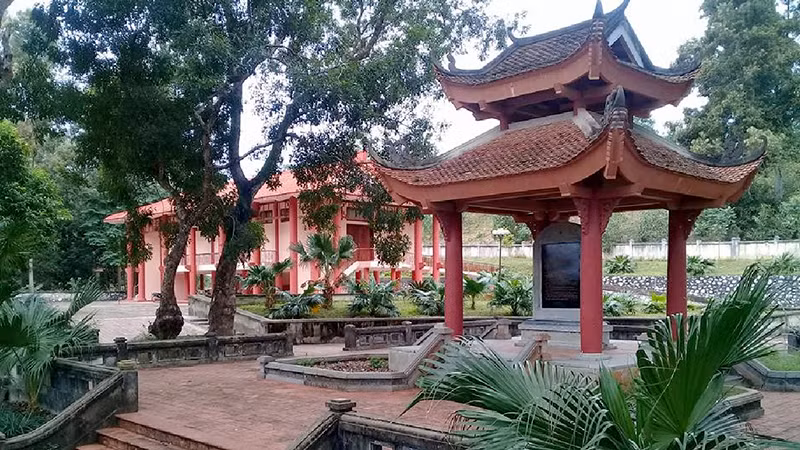 Nhà bia Khu di tích Ban Thường vụ Quốc hội tại xã Trung Yên, huyện Sơn Dương, tỉnh Tuyên Quang. 