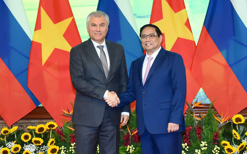 Thủ tướng Phạm Minh Chính và Chủ tịch Duma Quốc gia Quốc hội Liên bang Nga Vyacheslav Volodin.