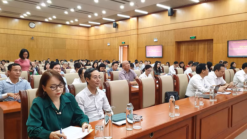 Các đại biểu tại hội nghị.