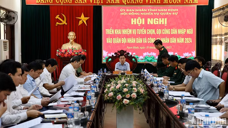 Quang cảnh hội nghị triển khai nhiệm vụ tuyển chọn, gọi công dân nhập ngũ của Hội đồng Nghĩa vụ quân sự tỉnh Nam Định.