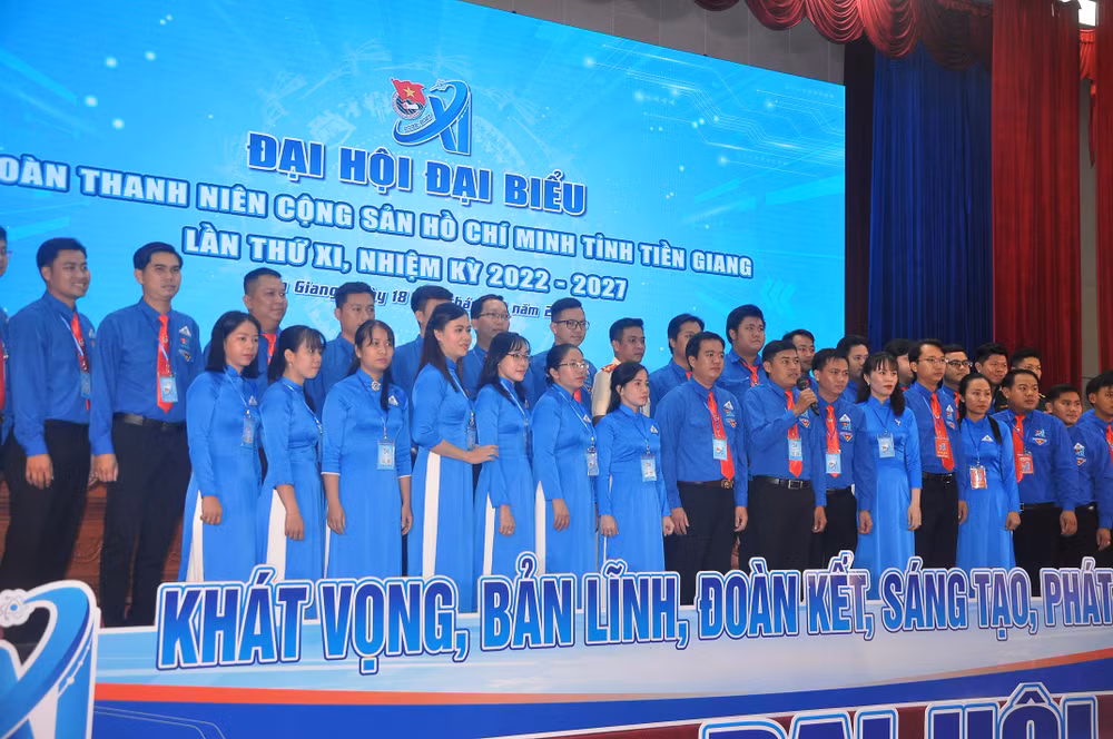 Ban Chấp hành Đoàn thanh niên cộng sản Hồ Chí Minh tỉnh Tiền Giang khóa 11, nhiệm kỳ 2022-2027, ra mắt đại hội.