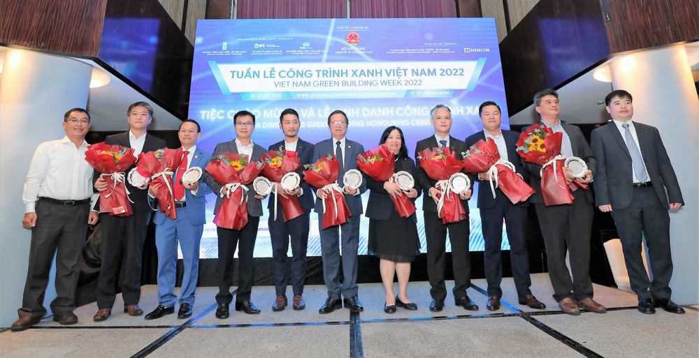 Bộ Xây dựng vinh danh các doanh nghiệp có đóng góp tích cực trong phát triển công trình xanh.