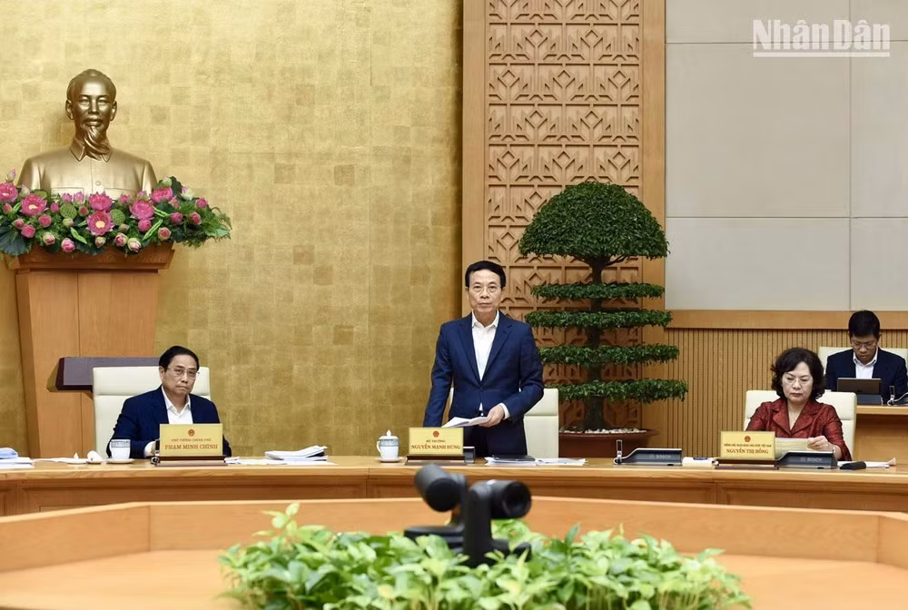 Bộ trưởng Thông tin và Truyền thông Nguyễn Mạnh Hùng phát biểu.