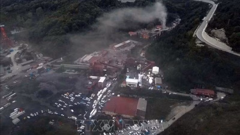 Toàn cảnh khu mỏ sau vụ nổ gây sập hầm lò ở thị trấn Amasra thuộc tỉnh Bartin, miền bắc Thổ Nhĩ Kỳ ngày 15/10/2022. (Ảnh: THX/TTXVN)