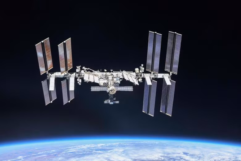 Trạm Vũ trụ quốc tế (ISS) được chụp từ tàu vũ trụ Soyuz sau khi dỡ hàng, ngày 4/10/2018. (Ảnh: NASA / Roscosmos)