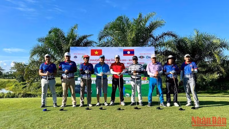 Các vận động viên hào hứng trước giờ tee-off. (Ảnh: Nguyễn Hải Tiến)
