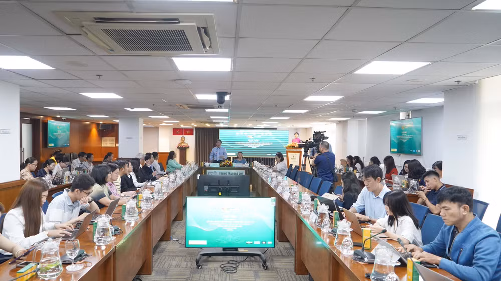 Quang cảnh buổi họp báo.