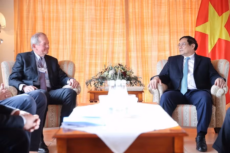 Thủ tướng Phạm Minh Chính tiếp ông Marcus Wallenberg, Chủ tịch Tập đoàn Skandinaviska Enskilda Banken (SEB) của Thuỵ Điển. (Ảnh: Dương Giang/TTXVN)