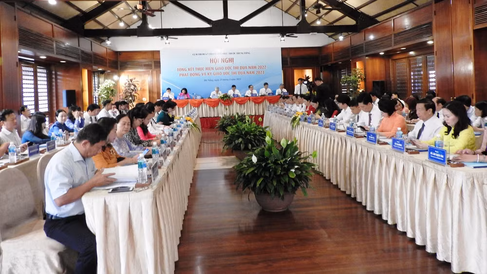 Hội nghị tổng kết công tác thi đua năm 2022, triển khai nhiệm vụ trọng tâm và ký giao ước thi đua năm 2023 giữa 5 thành phố trực thuộc Trung ương.