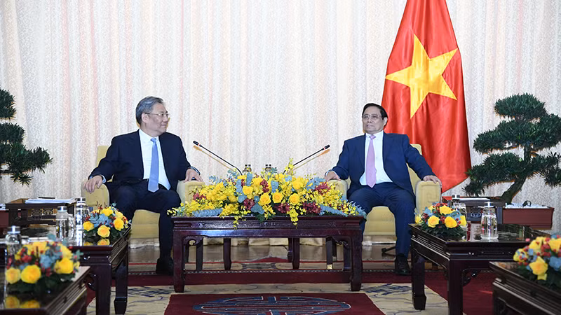 Thủ tướng tiếp Bộ trưởng Thương mại Trung Quốc.