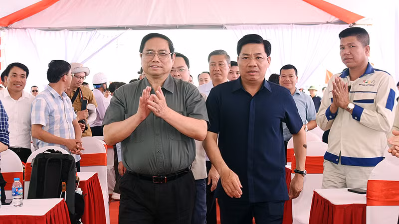 Thủ tướng Chính phủ Phạm Minh Chính dự lễ khánh thành cầu Như Nguyệt giai đoạn 2 qua sông Cầu, kết nối hai tỉnh Bắc Ninh và Bắc Giang, nằm trên tuyến đường cao tốc huyết mạch Hà Nội-Lạng Sơn. Thủ tướng Chính phủ Phạm Minh Chính dự lễ khánh thành cầu Như Nguyệt giai đoạn 2 qua sông Cầu, kết nối hai tỉnh Bắc Ninh và Bắc Giang, nằm trên tuyến đường cao tốc huyết mạch Hà Nội-Lạng Sơn.