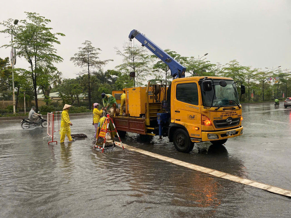 Điểm ngập xuất hiện tại đường Tông Đản sáng 1/5. Điểm ngập xuất hiện tại đường Tông Đản sáng 1/5.