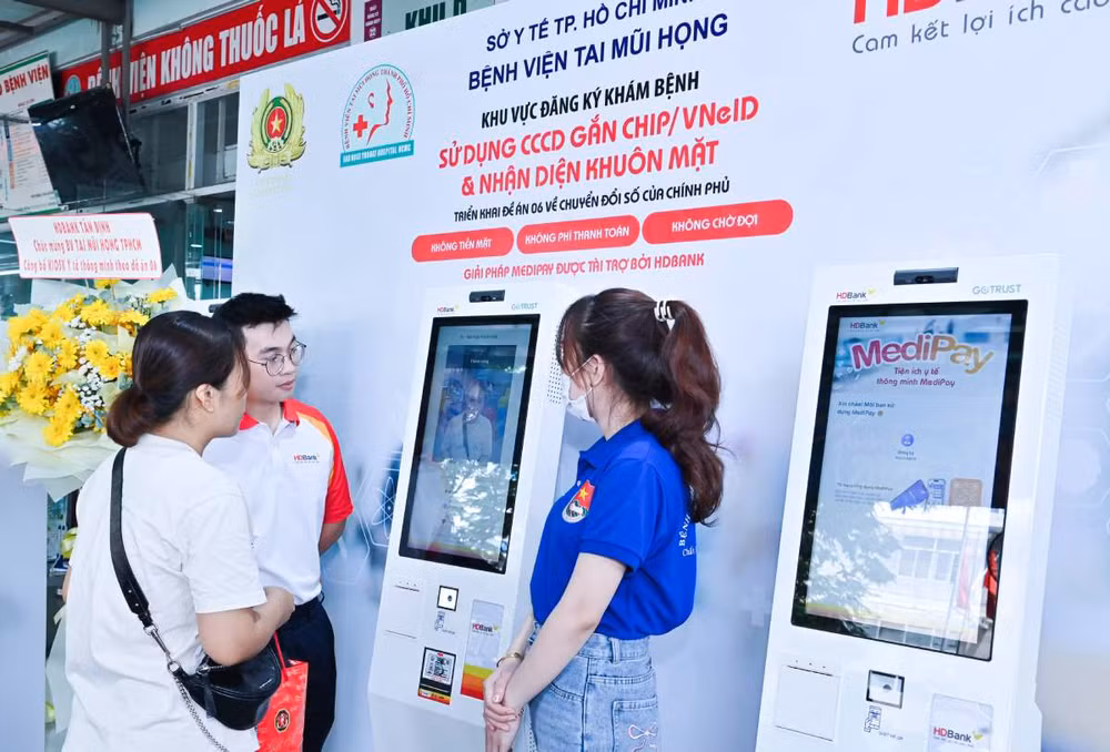 HDBank tài trợ hệ thống kiosk y tế thông minh, góp phần tinh gọn thủ tục, giảm tải bệnh viện và thúc đẩy chuyển đổi số y tế HDBank tài trợ hệ thống kiosk y tế thông minh, góp phần tinh gọn thủ tục, giảm tải bệnh viện và thúc đẩy chuyển đổi số y tế