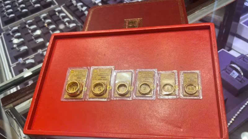 Nhà đầu tư nhỏ lẻ cần cẩn trọng khi đầu tư vàng (Ảnh: QUỲNH TRANG)