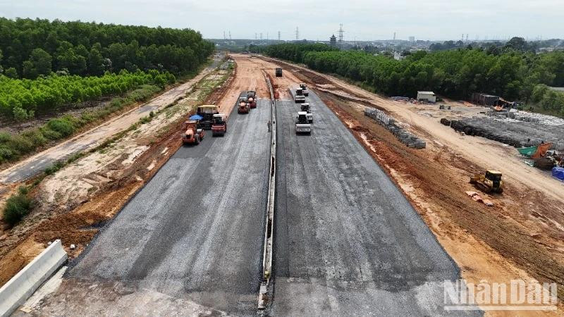 Tiếp tục đẩy nhanh tiến độ giải ngân vốn đầu tư công năm 2025