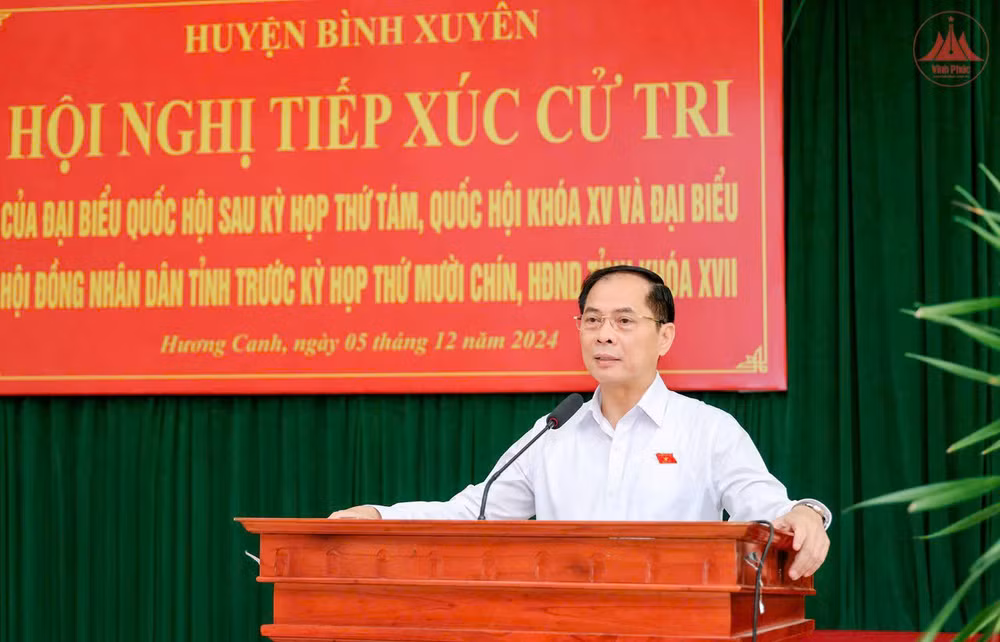 Phó Thủ tướng Chính phủ Bùi Thanh Sơn phát biểu ý kiến tại hội nghị.