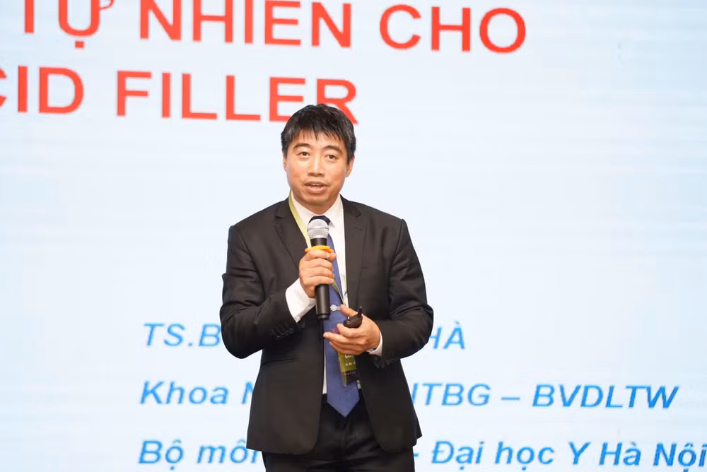 Tiến sĩ, Bác sĩ Vũ Thái Hà báo cáo tại hội nghị.