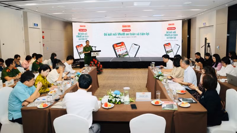 Quang cảnh tọa đàm.