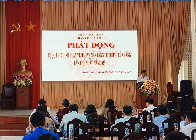 Quang cảnh lễ phát động cuộc thi.