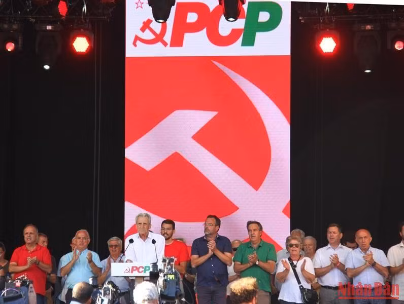 Tổng Bí thư PCP Jerónimo de Sousa khẳng định, đoàn kết quốc tế góp phần làm lan tỏa tinh thần của hội báo Avante và thúc đẩy nỗ lực đấu tranh vì hòa bình và hữu nghị.