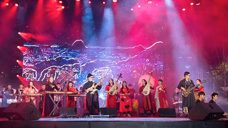 Chương trình khai mạc Liên hoan âm nhạc quốc tế-Hò Dô năm 2022. (Ảnh QUỐC THANH)