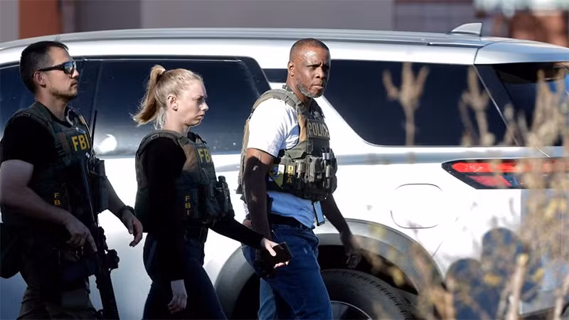 Lực lượng thực thi pháp luật làm nhiệm vụ tại khuôn viên Đại học Nevada, ngày 6/12/2023. Ảnh: Reuters