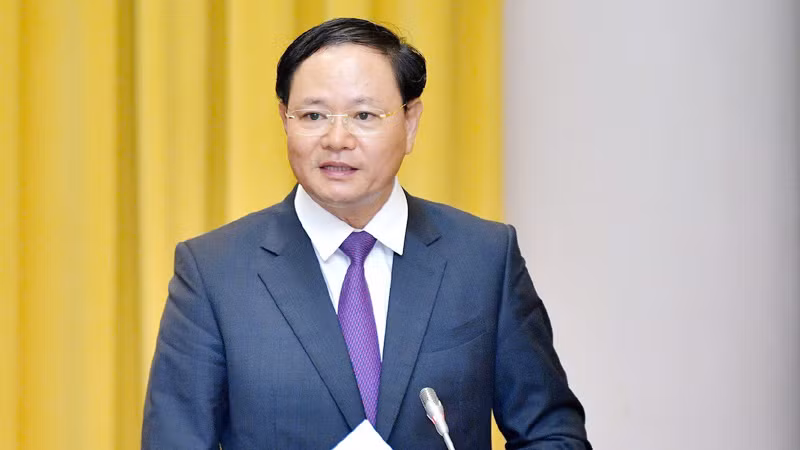 Thứ trưởng Bộ Tài nguyên và Môi trường Lê Minh Ngân trao đổi thông tin về Luật Đất đai năm 2024.