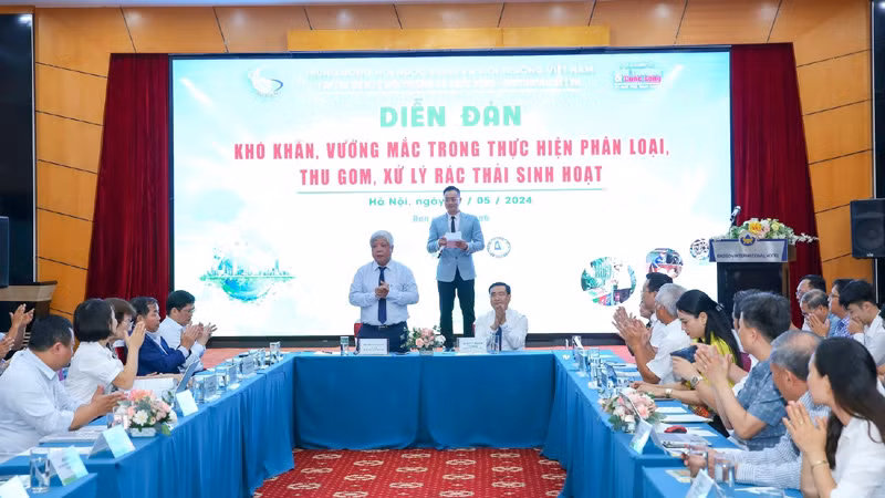 Toàn cảnh Diễn đàn.