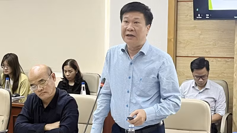 Đại diện Bộ Giáo dục và Đào tạo trao đổi, thảo luận tại hội thảo.