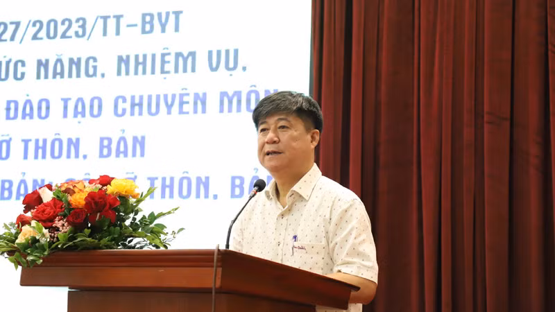 Vụ trưởng Sức khỏe Bà mẹ-Trẻ em (Bộ Y tế) Đinh Anh Tuấn phát biểu tại hội nghị.