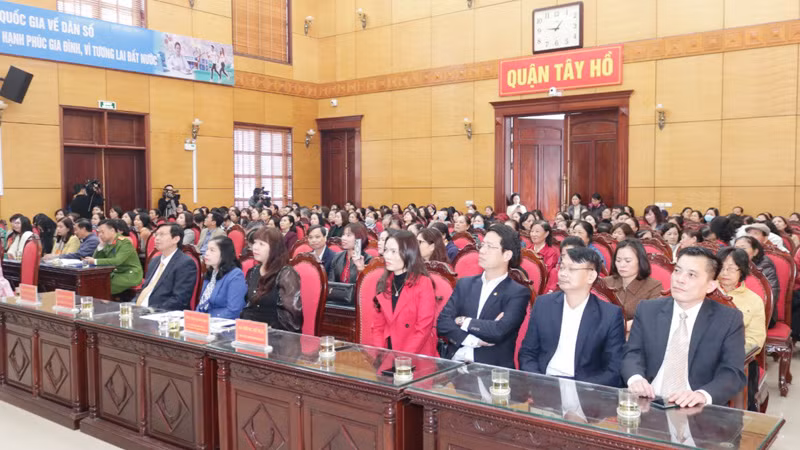 Các đại biểu tham dự lễ phát động Tháng hành động quốc gia về dân số; kỷ niệm Ngày Dân số Việt Nam (26/12) năm 2023.