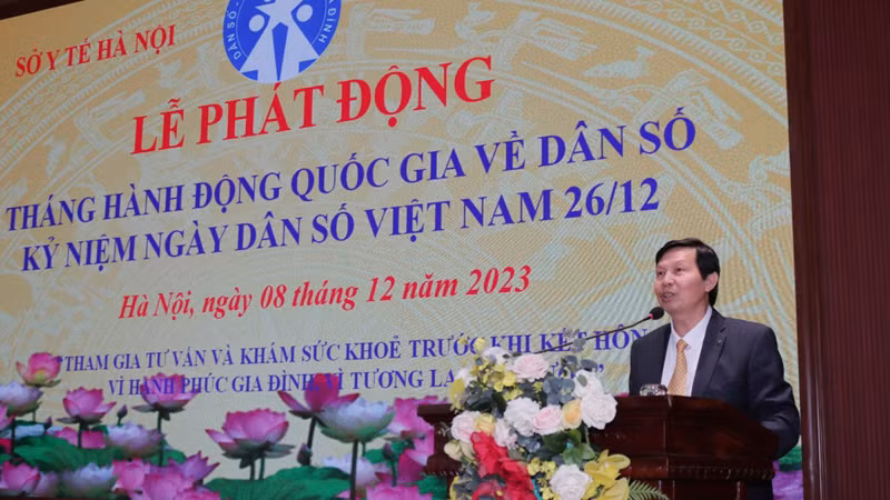 Phó Giám đốc Sở Y tế Hà Nội Trần Văn Chung phát biểu tại lễ phát động.